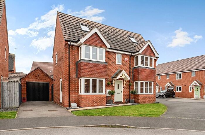 5 Bedroom Property For Sale In Yeats Drive, Warwick, CV34