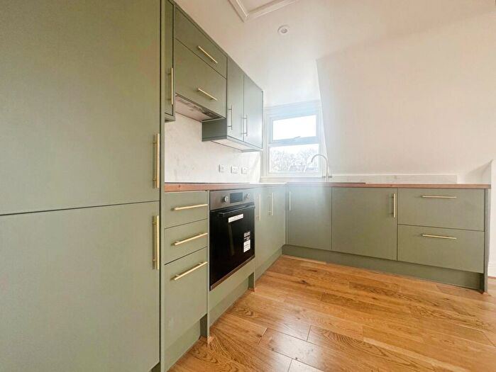 2 Bedroom Flat To Rent In Lordship Lane Dulwich, SE22