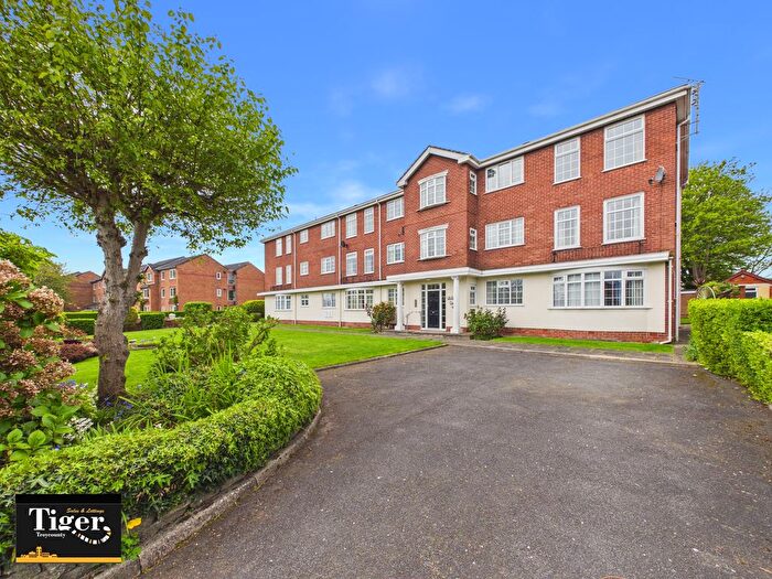 2 Bedroom Flat For Sale In Whitegate Drive, Blackpool, Lancashire, FY3