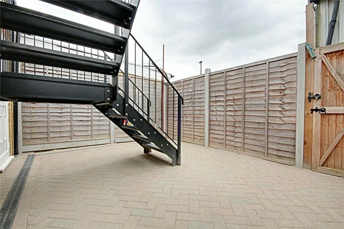 1 Bedroom Flat To Rent In Hertford Road, Enfield, EN3