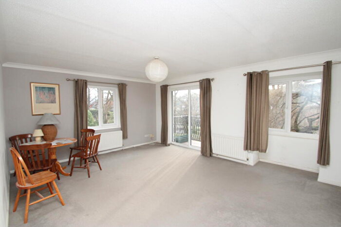 2 Bedroom Apartment To Rent In Steep Hill, Park Hill, Croydon, CR0