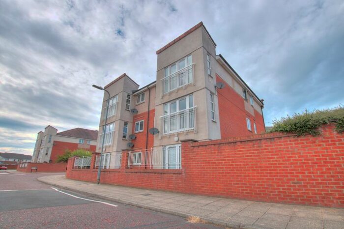 2 Bedroom Flat To Rent In Grebe Close, Dunston, Gateshead, NE11
