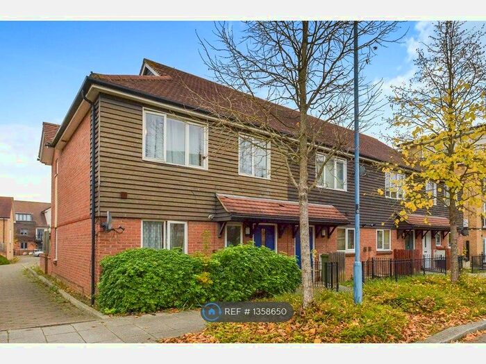 3 Bedroom End Of Terrace House To Rent In Oakworth Avenue, Milton Keynes, MK10