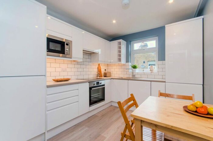 1 Bedroom Flat To Rent In Lothair Road, South Ealing, London, W5