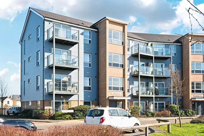 2 Bedroom Flat For Sale In Kennett Lane, Chertsey, KT16