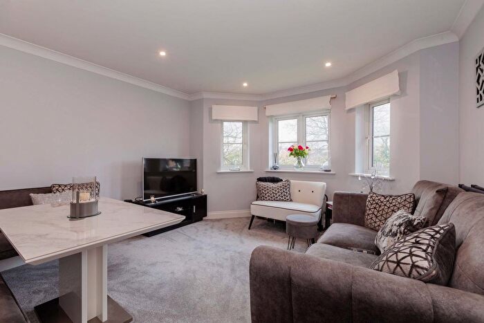 2 Bedroom Flat For Sale In Regents Place, Maidenhead, SL6