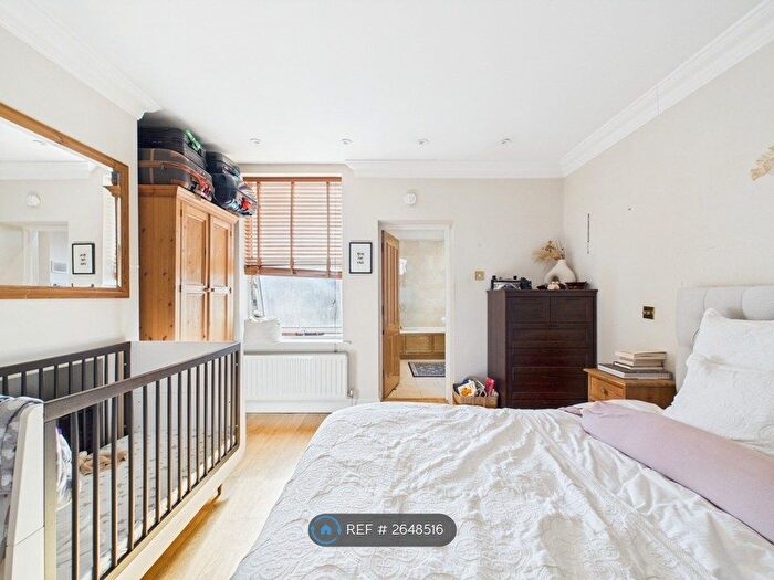 2 Bedroom Flat To Rent In Bethnal Green Road, London, E2