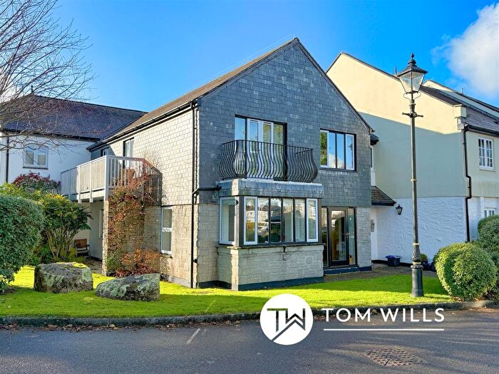 2 Bedroom Flat For Sale In Tregenna Court, Port Pendennis, Falmouth, TR11