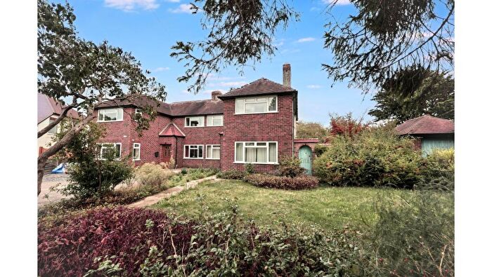 3 Bedroom Semi Detached House For Sale In Colebridge Avenue, Gloucester, Gloucestershire, GL2