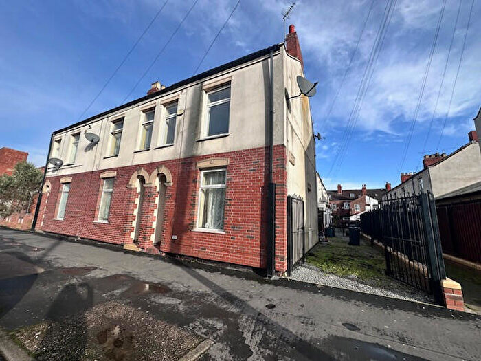 2 Bedroom End Of Terrace House To Rent In Holland Street, Hull, Yorkshire, HU9