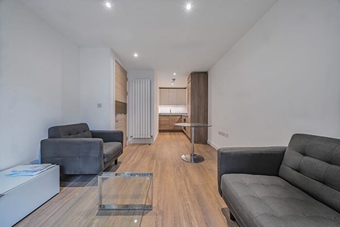 1 Bedroom Flat To Rent In Royal Victoria Gardens, Whiting Way, Surrey Quays, London, SE16