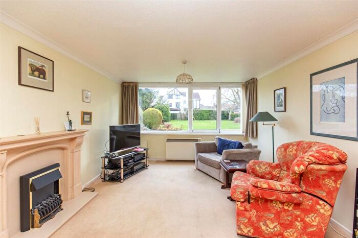 2 Bedroom Apartment For Sale In Grange Court Road, Bristol, BS9