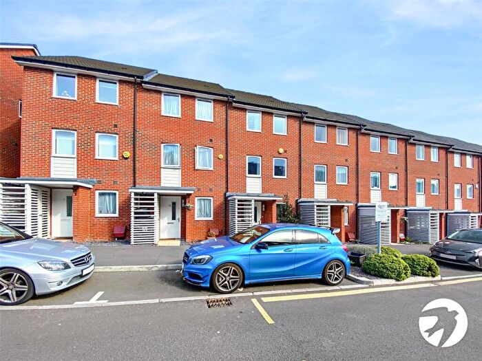 4 Bedroom Terraced House To Rent In Burroughs Drive, Dartford, DA1