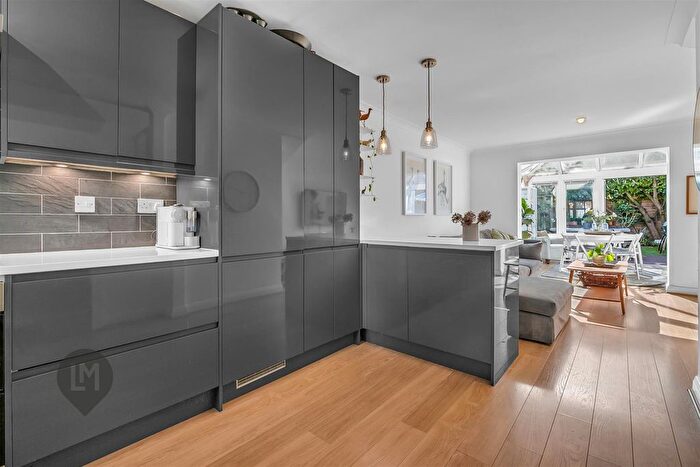 3 Bedroom Property To Rent In Riverdale Drive, London, SW18