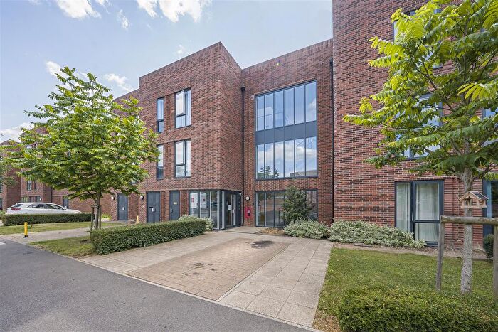 2 Bedroom Flat For Sale In Flat Waddington House, Barnes Wallis Way, Bricket Wood, AL2