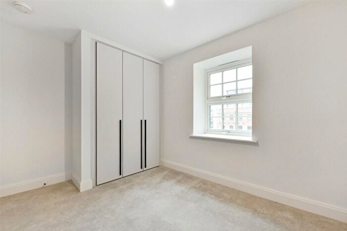1 Bedroom Flat To Rent In Memorial Avenue, Slough, SL1