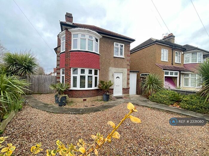 3 Bedroom Detached House To Rent In Demesne Road, Wallington, SM6