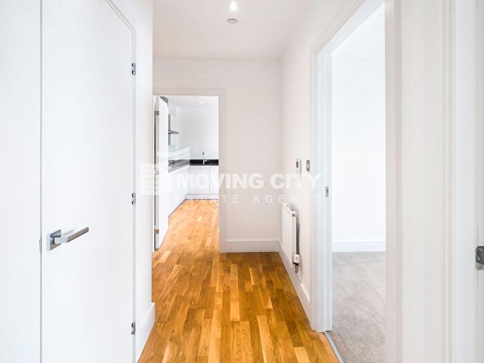 2 Bedroom Flat For Sale In Cityview Point, Leven Road, E14