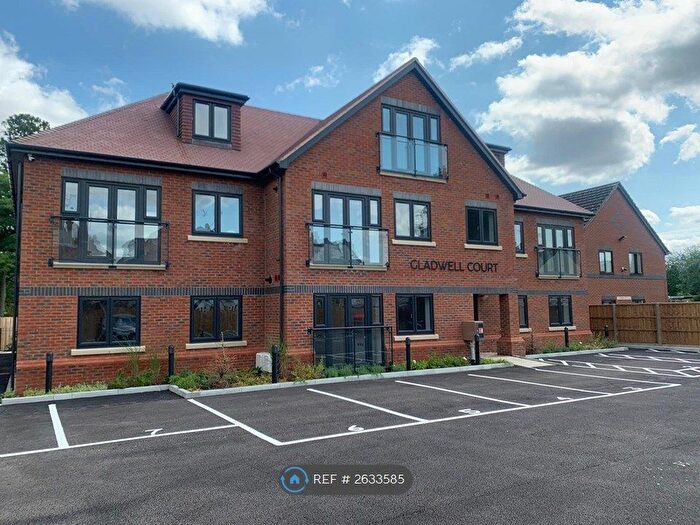 3 Bedroom Flat To Rent In Gladwell Court, Slough, SL1