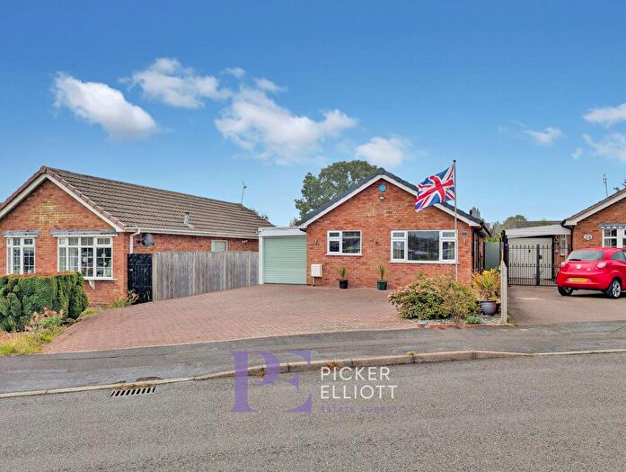 3 Bedroom Detached Bungalow For Sale In Laneside Drive, Hinckley, LE10
