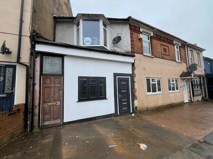 1 Bedroom Apartment To Rent In Canterbury Street, Gillingham, ME7