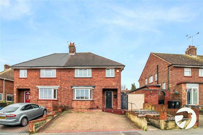 3 Bedroom Semi-Detached House To Rent In St. Georges Crescent, Gravesend, Kent, DA12