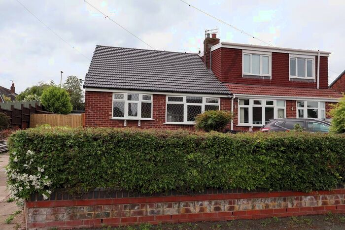 2 Bedroom Semi-Detached Bungalow To Rent In Astley Close, Latchford, Warrington, WA4