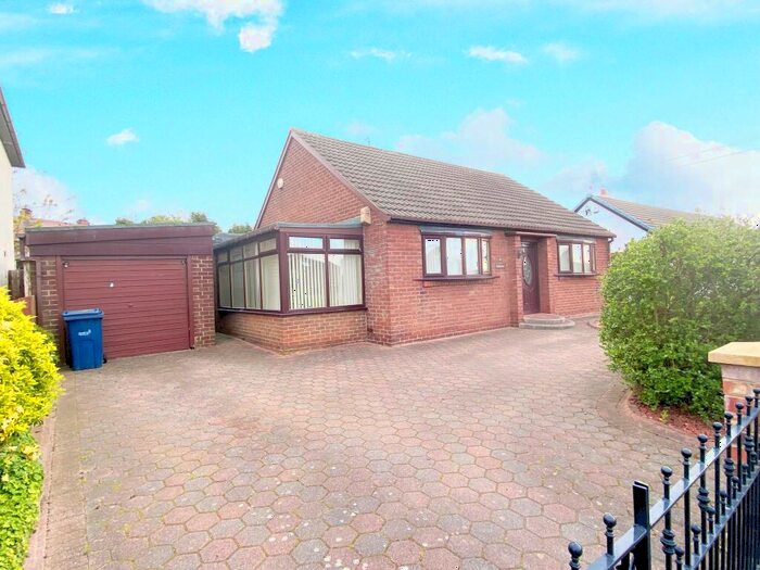 3 Bedroom Bungalow To Rent In Biddick Villas, Biddick, Washington, NE38