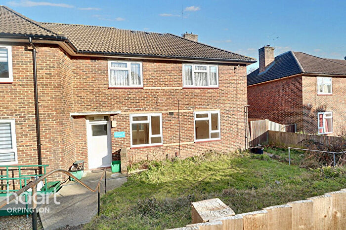 1 Bedroom Apartment For Sale In Longbury Drive, Orpington, BR5