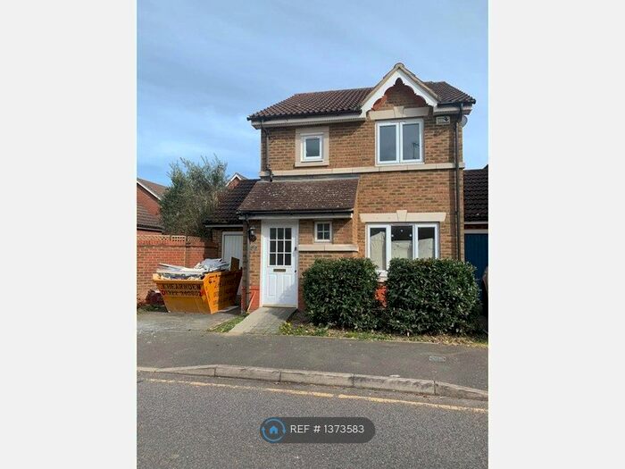 3 Bedroom Detached House To Rent In Bascombe Grove, Crayford, Dartford, DA1