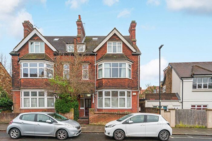1 Bedroom Flat To Rent In Pendennis Road, Streatham Hill, London, SW16