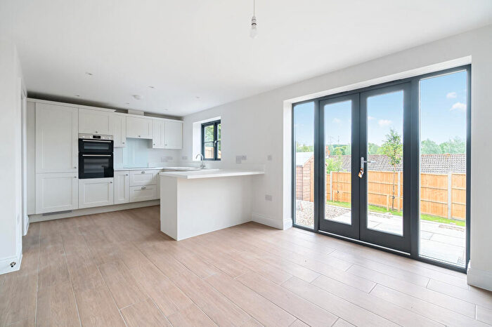 3 Bedroom Semi-Detached House For Sale In Farm Lane, Marlborough, SN8