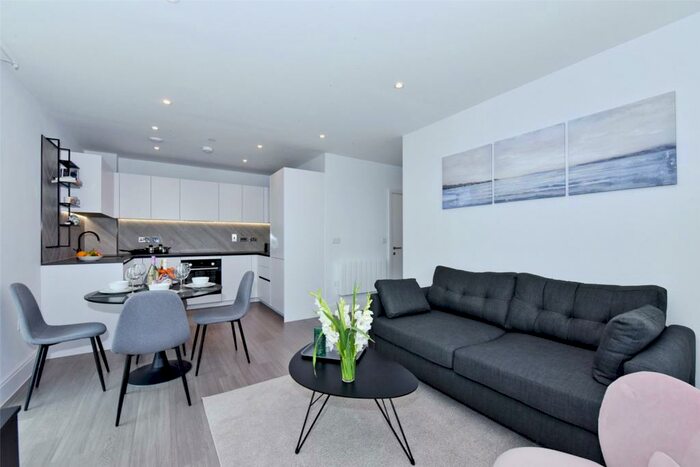 2 Bedroom Apartment To Rent In Darjeeling House, Memorial Avenue, Slough, SL1