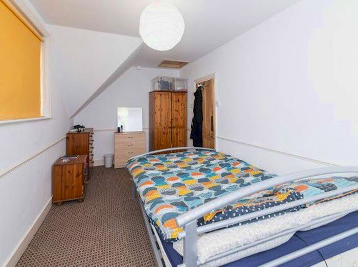 4 Bedroom Flat To Rent In Woodbridge Hill, Guildford, GU2