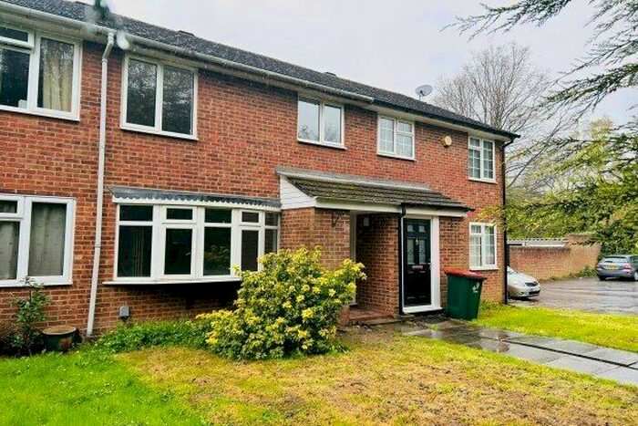 3 Bedroom Property To Rent In Clare Close, Crawley, RH10