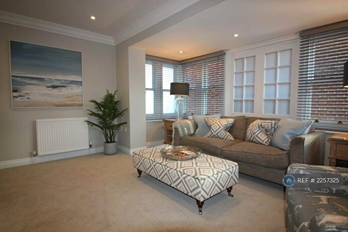 4 Bedroom Semi-Detached House To Rent In New Street, Canterbury, CT2