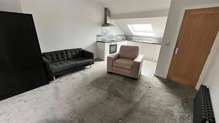 1 Bedroom Apartment To Rent In Back Devonshire Lane, Roundhay, Leeds, LS8