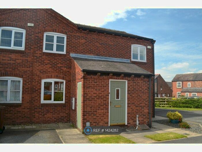 2 Bedroom Flat To Rent In Grange View, Colton, Leeds, LS15