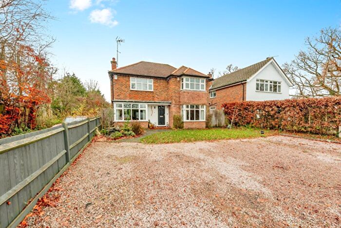 4 Bedroom Detached House For Sale In Reigate Road, Hookwood, Horley, RH6