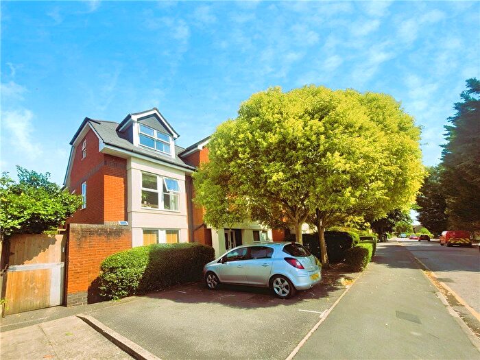 1 Bedroom Flat To Rent In School Lane, Egham, Surrey, TW20