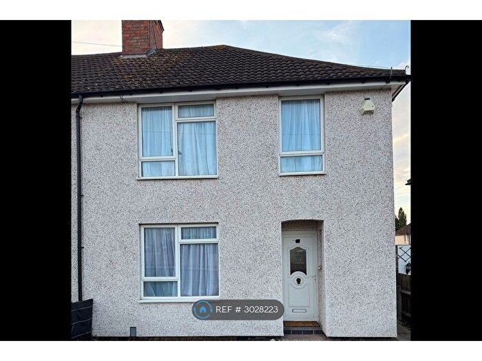 3 Bedroom Semi-Detached House To Rent In Barfoot Road, Leicester, LE2