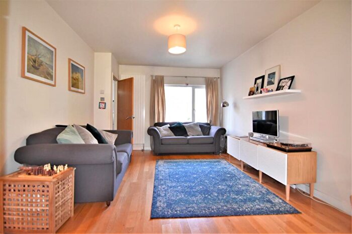 2 Bedroom Terraced House To Rent In Cowper Road, Kingston Upon Thames, KT2