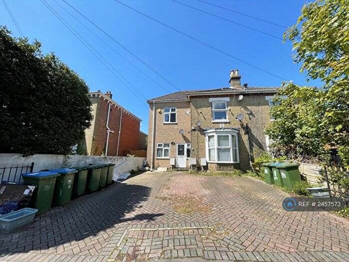 4 Bedroom Flat To Rent In Belmont Road, Southampton, SO17