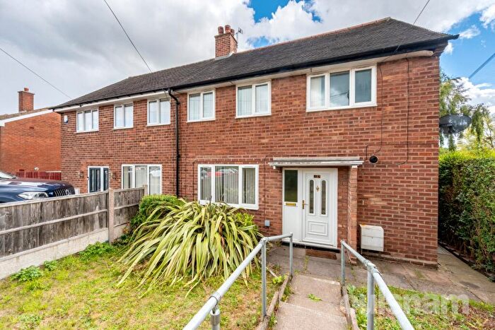 3 Bedroom Semi Detached House To Rent In Lutley Grove, Bartley Green, Birmingham, B32