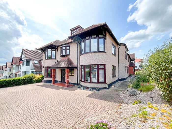 2 Bedroom Flat To Rent In Chadwick Road, Westcliff-On-Sea, SS0