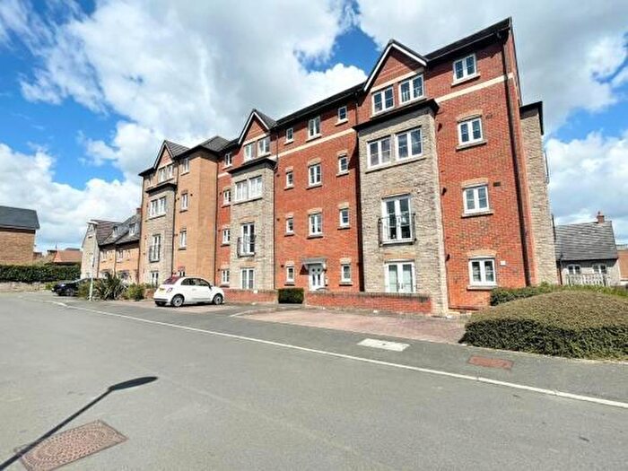 2 Bedroom Detached House To Rent In Strouds Close, Swindon, Wiltshire, SN3