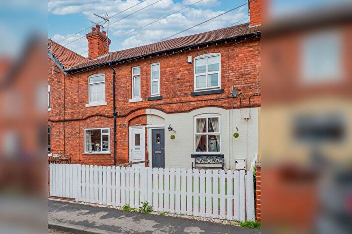3 Bedroom Terraced House For Sale In Recreation Road, Selby, YO8