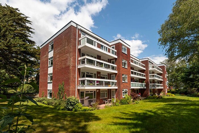 3 Bedroom Flat To Rent In Martello Road South, Canford Cliffs, BH13