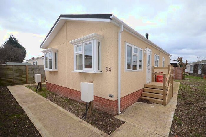 1 Bedroom Park Home To Rent In Mere Oak Lane, Three Mile Cross, RG7