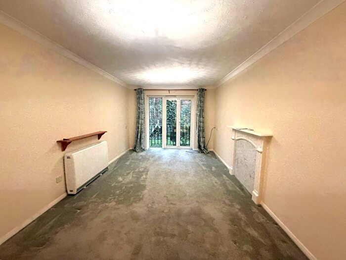 1 Bedroom Property To Rent In Hillside Gardens, Barnet, EN5